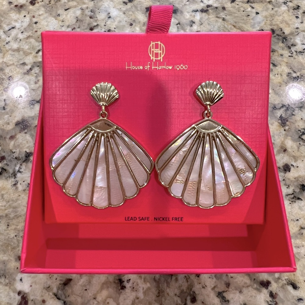 House of Harlow gold shell earrings
